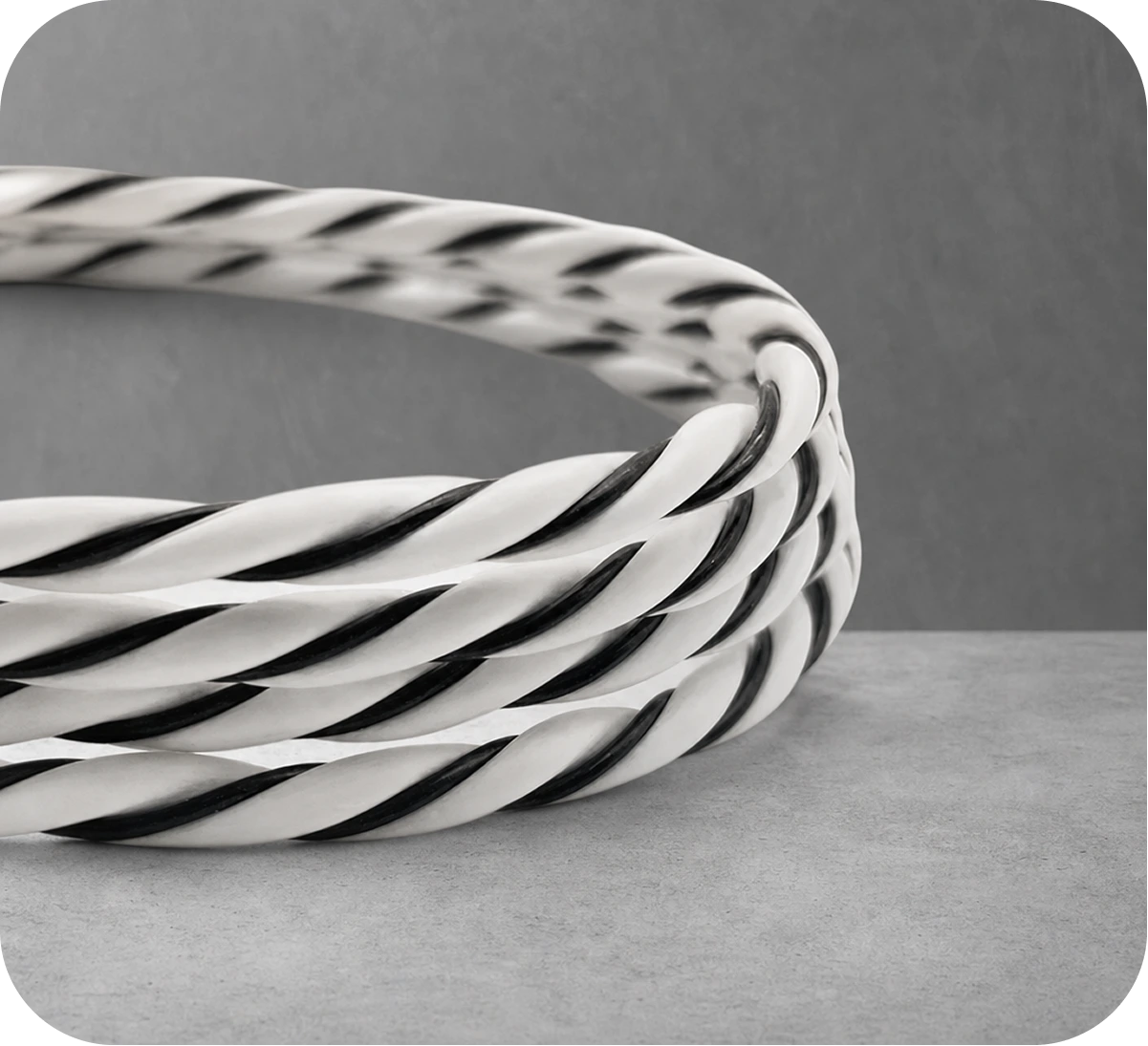 A close look at the braided detection cable